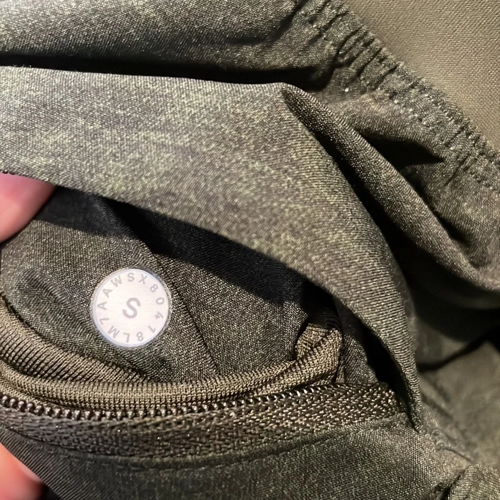 Lululemon Mens The Short linerless light weight size small - Picture 2 of 8